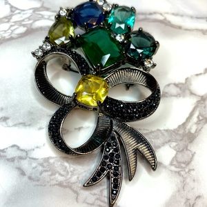 Vintage Avon bouquet brooch